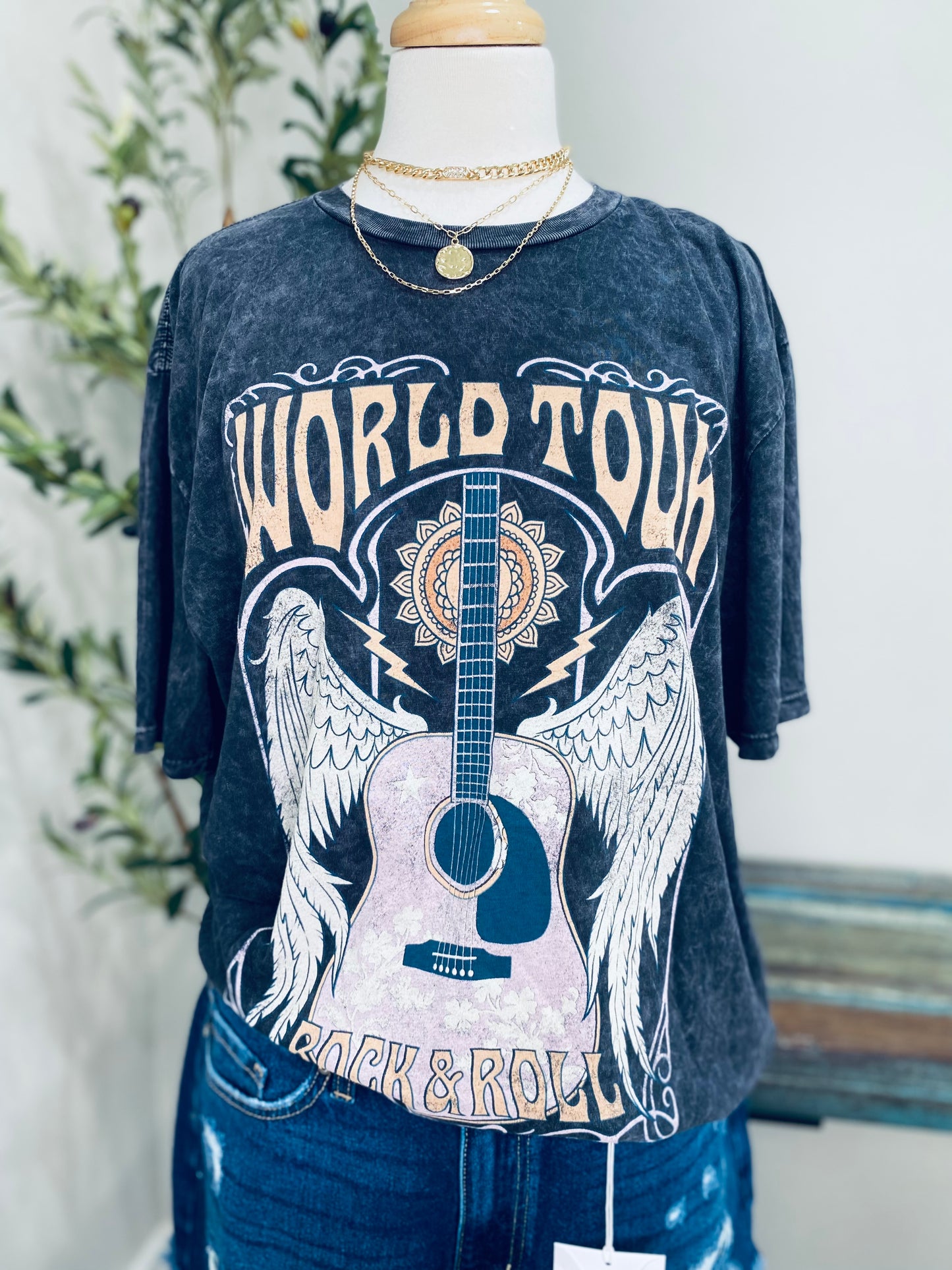 World Tour Graphic Tee / Mineral Washed